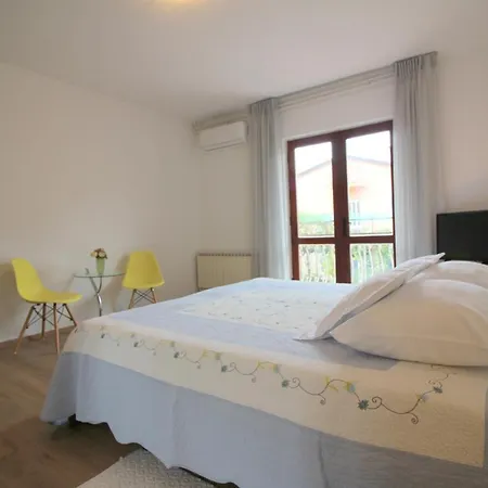 Aurora Apartment