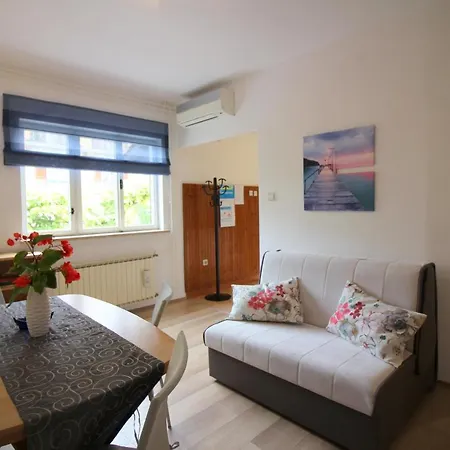Apartment Aurora Porec